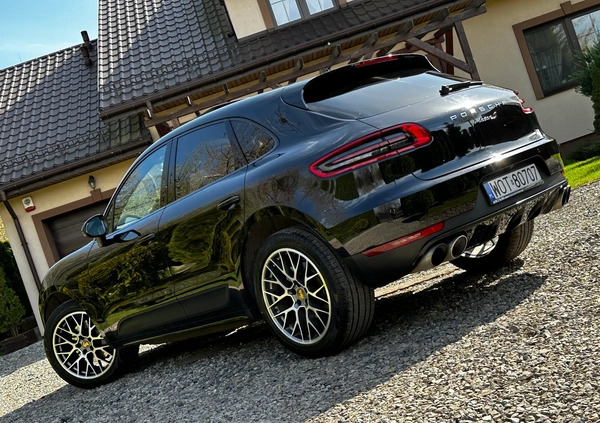 Porsche Macan cena 165800 przebieg: 63434, rok produkcji 2018 z Gąbin małe 631